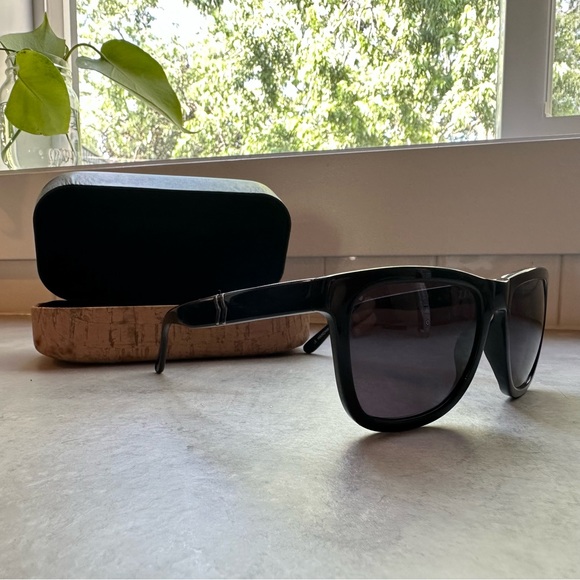 Zanerobe Unisex Sunglasses - Picture 1 of 4